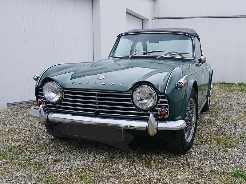 Occasion Triumph TR4 105 ch (77 kW) 1965 Vert Cabriolet