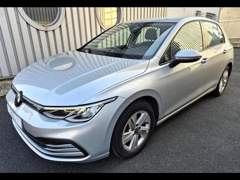 Gris Utilisé 2020 VW Golf VIII Life Berline | 22 396 € (Prix juste) - Image 1/4