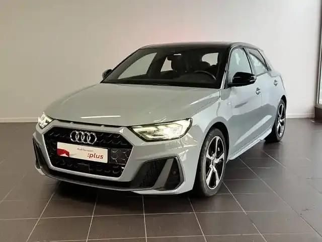 Gris flèche nacré Utilisé 2022 Audi A1 Sportback S-Line Citadine | 29 997 € (Prix assez cher) - Image 1/4