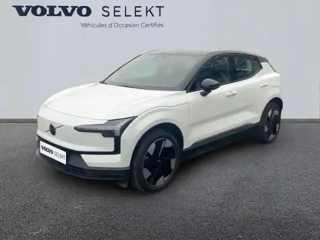 Blanc cristal métal/toit noir Occasion 2024 Volvo EX30 Plus SUV | 27 990 € (Bon prix) - Image 1/4