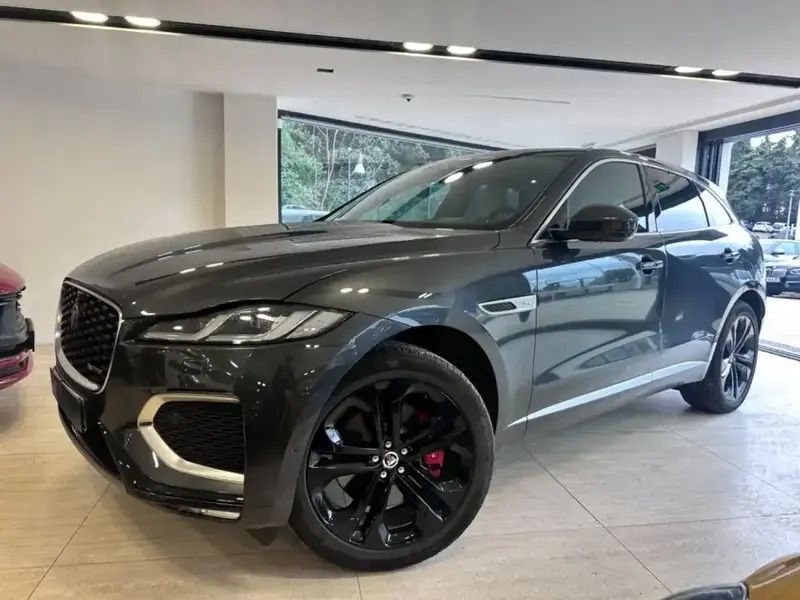 Utilisé 2024 Jaguar F-Pace R-Dynamic SUV | 72 990 € - Image 1/4