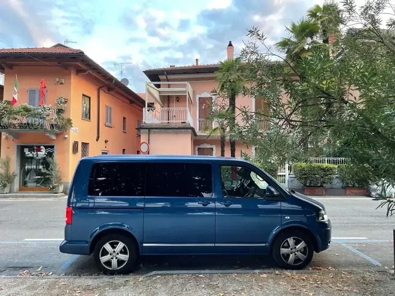 Bleu Utilisé 2011 VW T5 Van | 25 300 € (Prix assez cher) - Image 1/4