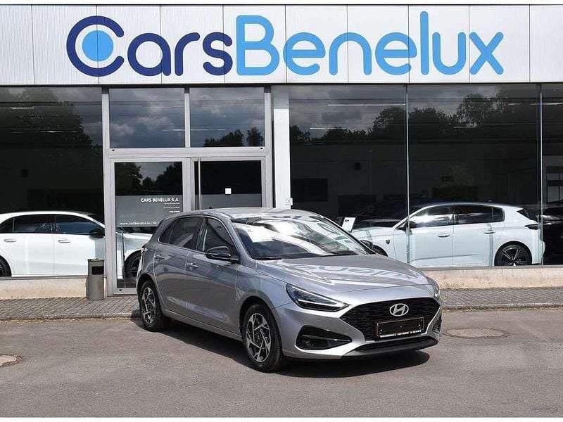 Nouvelle Hyundai i30 101 ch (74 kW) 2025 Argent Berline