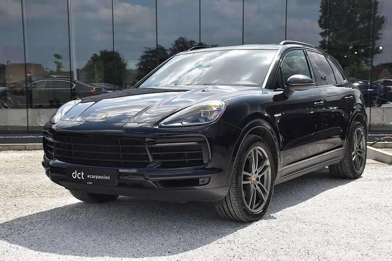 Noir Occasion 2018 Porsche Cayenne Chrono SUV | 56 900 € (Prix juste) - Image 1/4