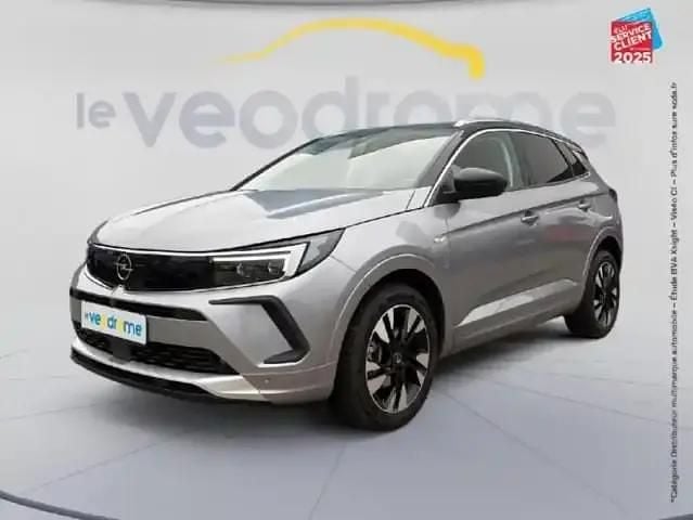 Gris kontrast métallisé/toit noir karbon Utilisé 2022 Opel Grandland X Ultimate SUV | 20 499 € (Prix juste) - Image 1/4