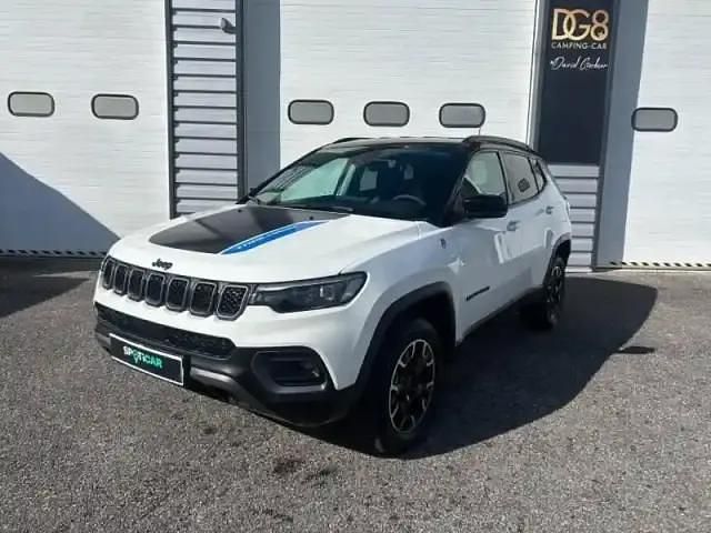 Alpine white+toit noir Utilisé 2024 Jeep Compass Trailhawk SUV | 38 490 € - Image 1/4