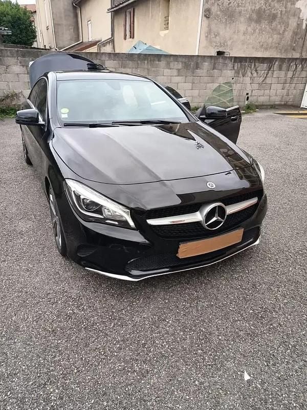 Noir Utilisé 2019 Mercedes CLA200 Business Berline | 21 900 € (Prix assez cher) - Image 1/4