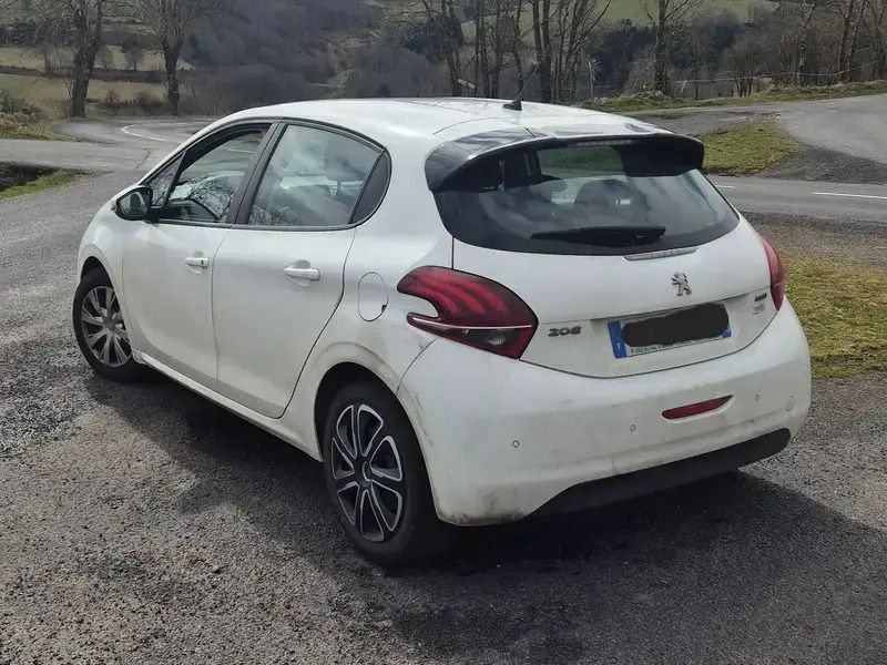 Blanc Utilisé 2016 Peugeot 208 S Citadine | 6 500 € (Prix assez cher) - Image 1/4