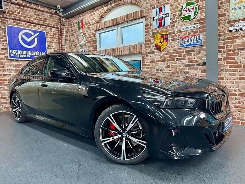 Noir Utilisé 2024 BMW 520 M Sport Berline | 59 456 € - Image 1/4