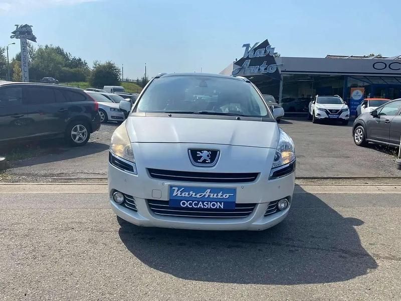 Gris Utilisé 2012 Peugeot 5008 Allure Monospace | 5 490 € (Prix juste) - Image 1/4