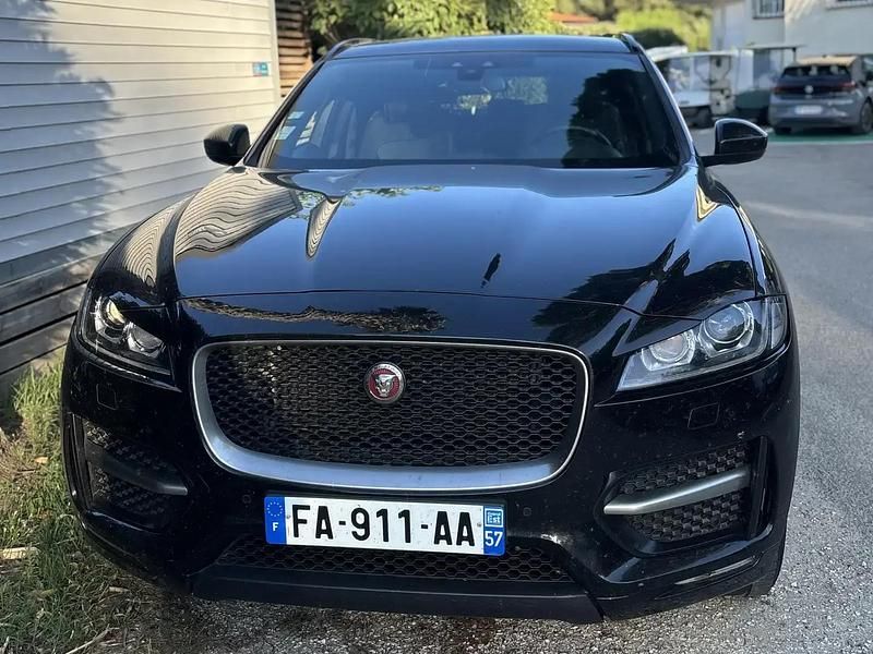 Noir Utilisé 2018 Jaguar F-Pace R-Sport SUV | 25 700 € - Image 1/4