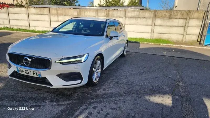 Utilisé 2018 Volvo V60 Momentum Break | 14 999 € - Image 1/4