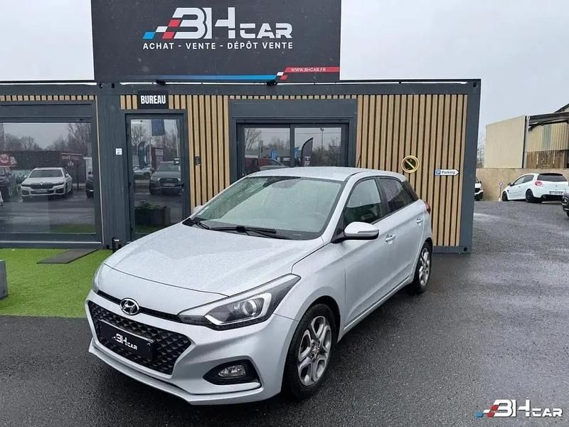 Gris Occasion 2018 Hyundai i20 Berline | 11 990 € (Prix juste) - Image 1/4