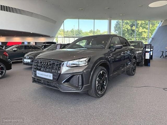 Gris daytona nacré Utilisé 2025 Audi Q2 S-Line SUV | 42 900 € - Image 1/4