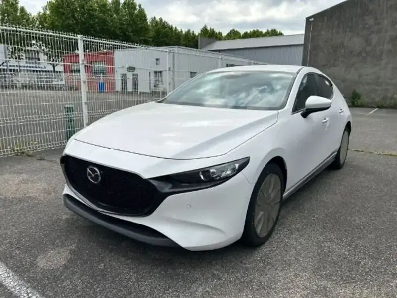 Blanc Nouvelle 2025 Mazda 3 Berline | 28 990 € (Prix juste) - Image 1/4
