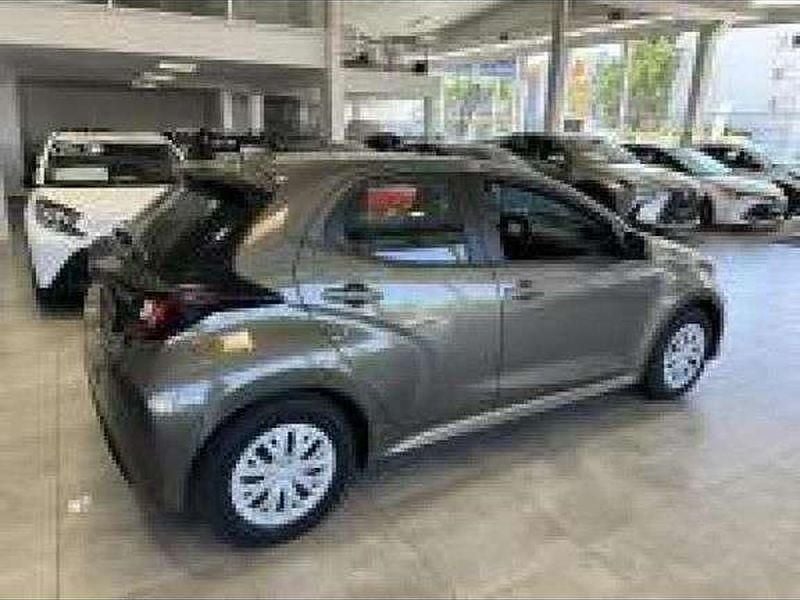 Utilisé 2023 Toyota Yaris Hybrid Business Edition Berline | 19 990 € (Prix juste) - Image 1/1