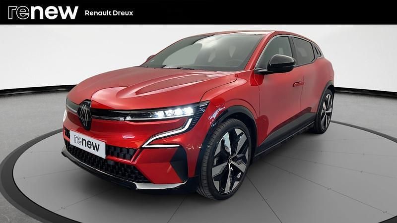 Rouge Utilisé 2022 Renault Mégane Techno Berline | 23 990 € (Bon prix) - Image 1/4