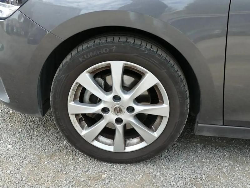 Image 2/4