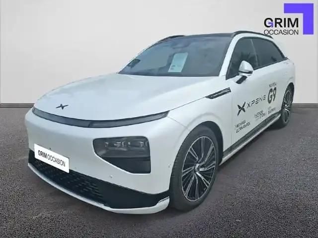 Artic white Occasion 2025 XPENG G9 SUV | 71 499 € - Image 1/4
