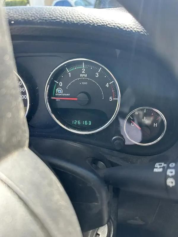 Vert Utilisé 2011 Jeep Wrangler Sahara SUV | 26 000 € (Prix juste) - Image 1/4