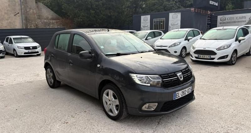 Gris Utilisé 2017 Dacia Sandero Lauréate Citadine | 6 490 € (Super prix) - Image 1/4