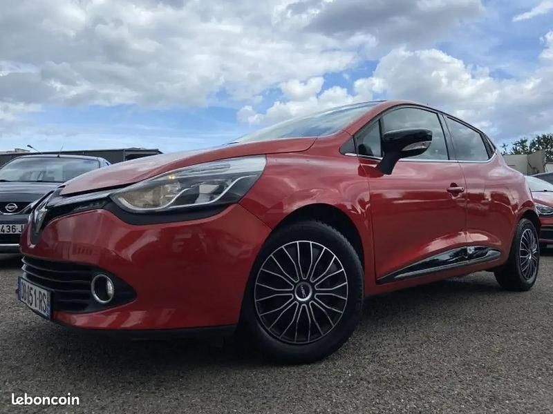 Rouge Utilisé 2013 Renault Clio IV Dynamique Berline | 6 990 € (Prix assez cher) - Image 1/4