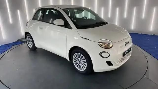 Blanc Utilisé 2022 Fiat 500e Action Citadine | 10 700 € (Super prix) - Image 1/2
