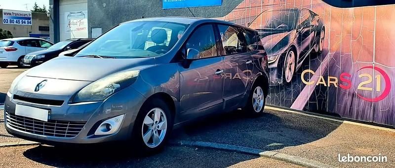 Utilisé 2010 Renault Grand Scénic III Dynamique Monospace | 2 900 € (Prix assez cher) - Image 1/4