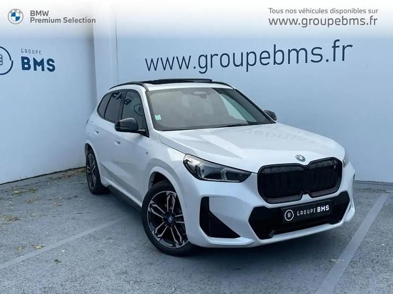Blanc Occasion 2023 BMW iX1 M Sport SUV | 49 900 € - Image 1/4