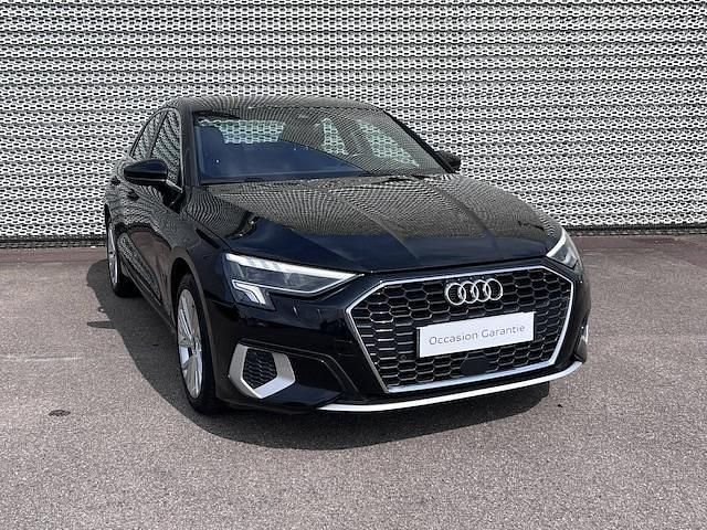 Noir mythe métallisé Utilisé 2022 Audi A3 Design Berline | 28 900 € (Prix juste) - Image 1/4