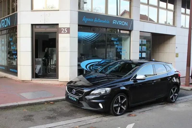 Noir Utilisé 2014 Volvo V40 R-Design Break | 12 990 € - Image 1/4