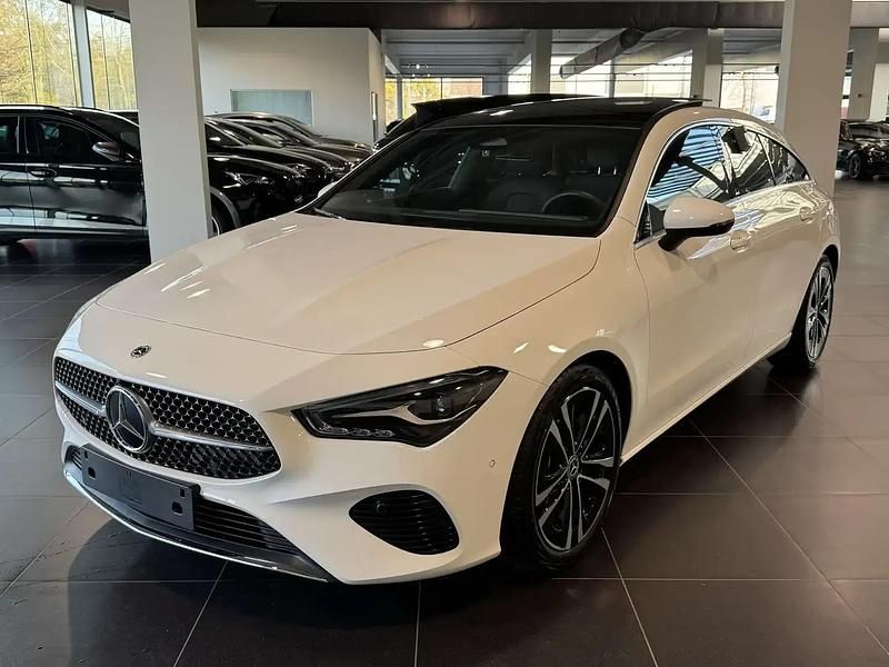 Blanc Utilisé 2024 Mercedes CLA180 Shooting Brake Progressive Break | 30 990 € (Bon prix) - Image 1/4