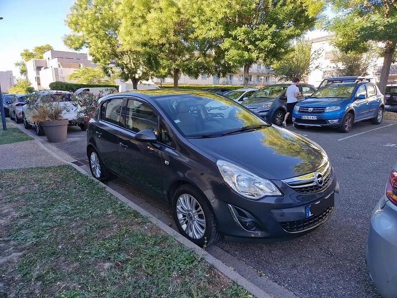 Gris Utilisé 2013 Opel Corsa Berline | 4 200 € - Image 1/4