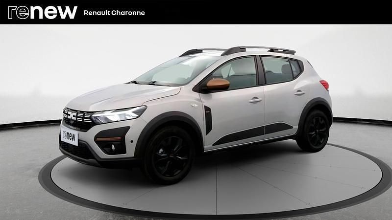 Gris Utilisé 2024 Dacia Sandero Extreme Citadine | 15 690 € (Prix juste) - Image 1/4