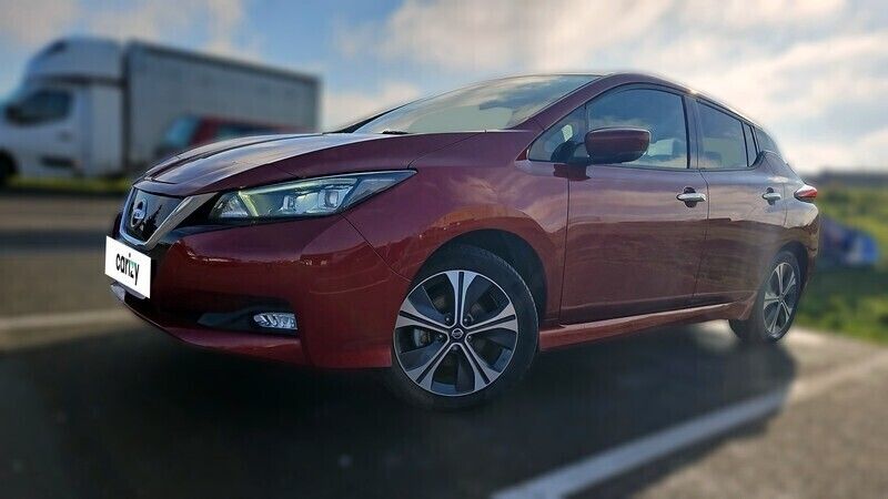 Rouge Utilisé 2021 Nissan Leaf Tekna Citadine | 17 052 € (Prix juste) - Image 1/4
