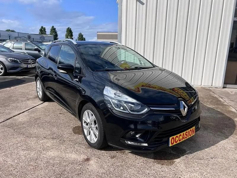 Noir Utilisé 2019 Renault Clio GrandTour LIMITED Break | 7 990 € (Prix juste) - Image 1/4
