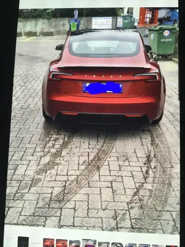 Image 2/4