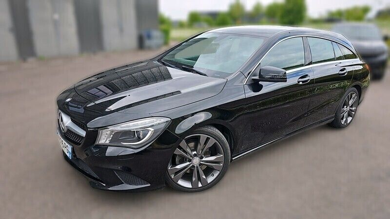 Noir Utilisé 2015 Mercedes CLA200 Shooting Brake Break | 14 490 € - Image 1/4