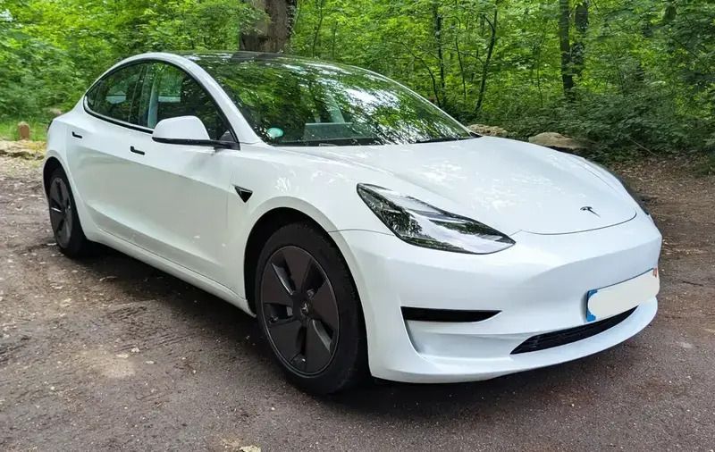 Utilisé 2020 Tesla Model 3 Standard Range Plus Berline | 27 900 € (Prix juste) - Image 1/4