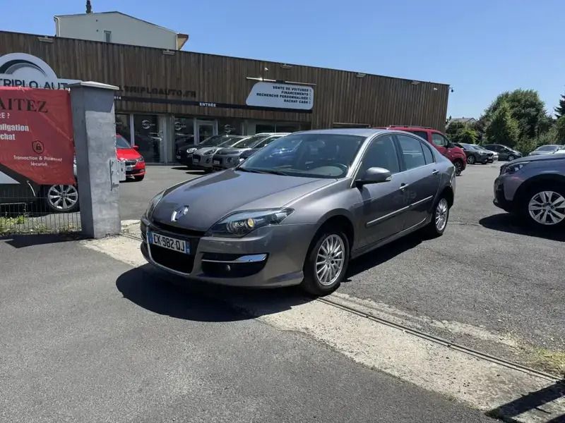 Gris Utilisé 2012 Renault Laguna III Expression Berline | 7 990 € (Prix assez cher) - Image 1/4