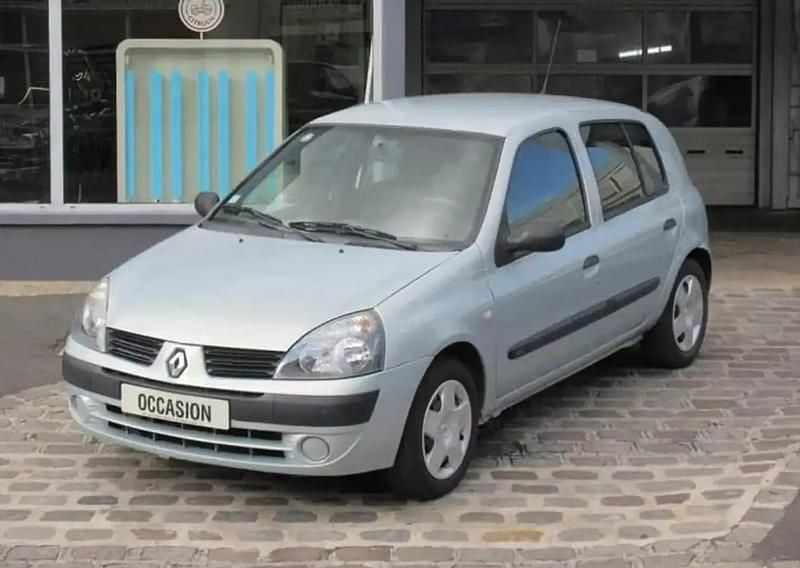 Utilisé 2005 Renault Clio II Dynamique Berline | 2 000 € - Image 1/4