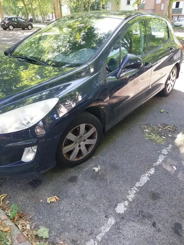 Gris Utilisé 2009 Peugeot 308 Premium Berline | 2 800 € (Prix juste) - Image 1/4