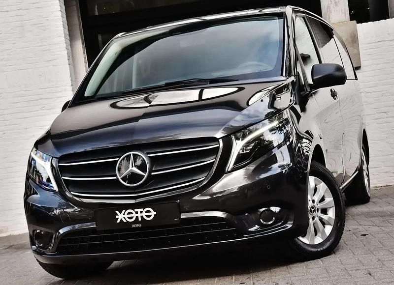 Gris Utilisé 2024 Mercedes Vito Monospace | 49 950 € (Prix cher) - Image 1/4