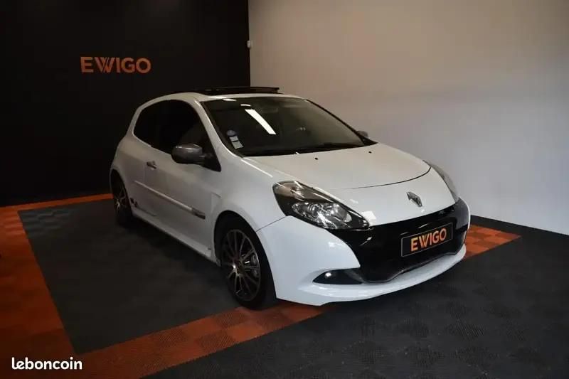 Blanc Utilisé 2012 Renault Clio IV Berline | 16 890 € - Image 1/4