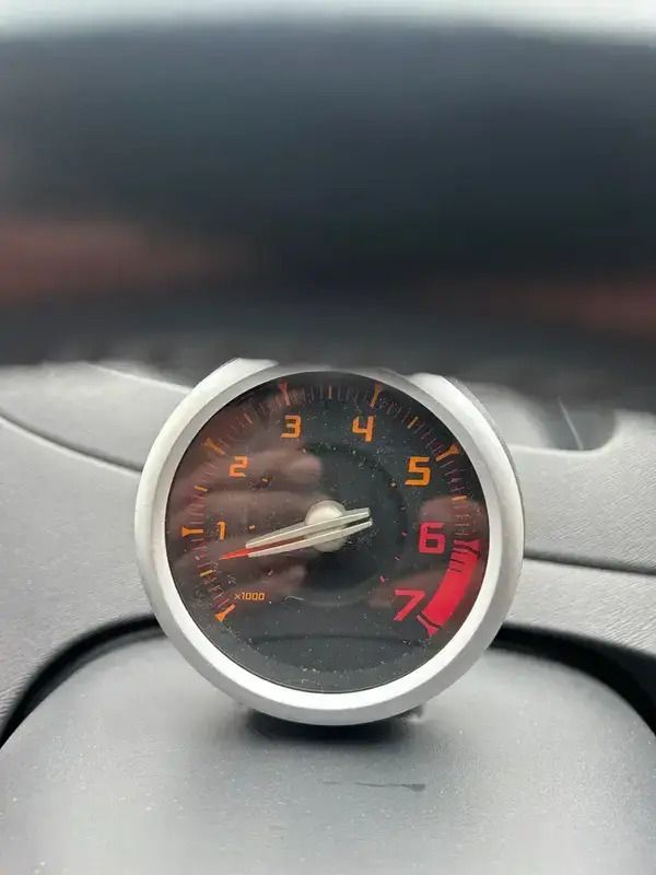 Image 2/4