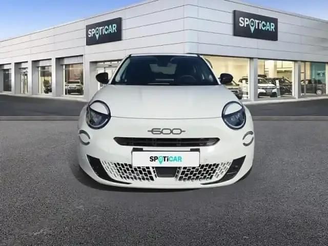 Occasion Fiat 600 101 ch (74 kW) 2024 Ice white SUV