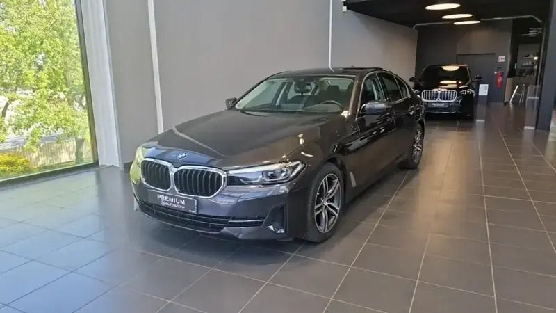 Utilisé 2021 BMW 518 Berline | 33 590 € (Prix juste) - Image 1/4