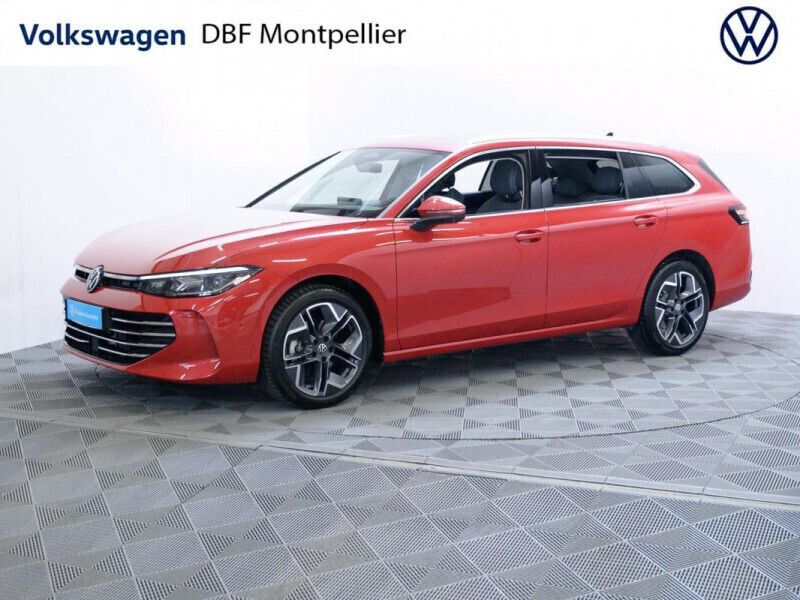 Rouge Utilisé 2024 VW Passat Elegance Coupé | 41 490 € - Image 1/4