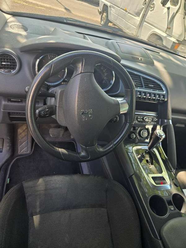 Image 3/4