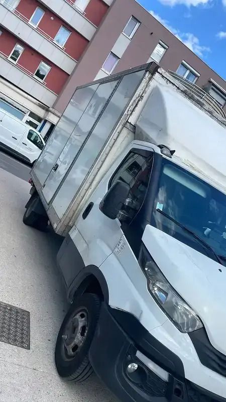 Blanc Utilisé 2020 Iveco Daily | 19 000 € - Image 1/4